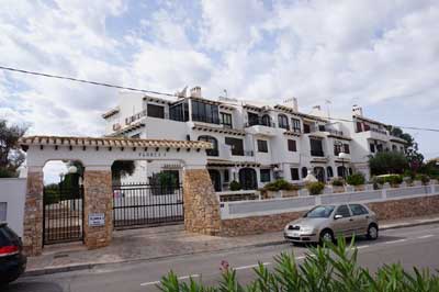 Detached Vill in Punta Prima for Sale